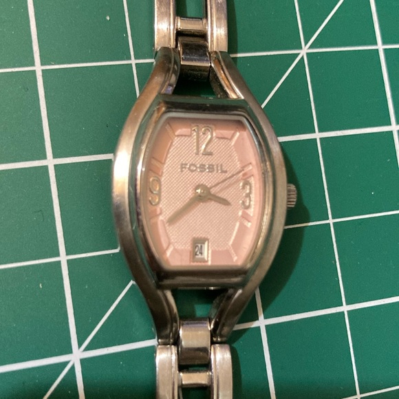 Fossil Watch Women Pink Dial Silver Tone Mini Bracelet Date Display - Picture 2 of 7